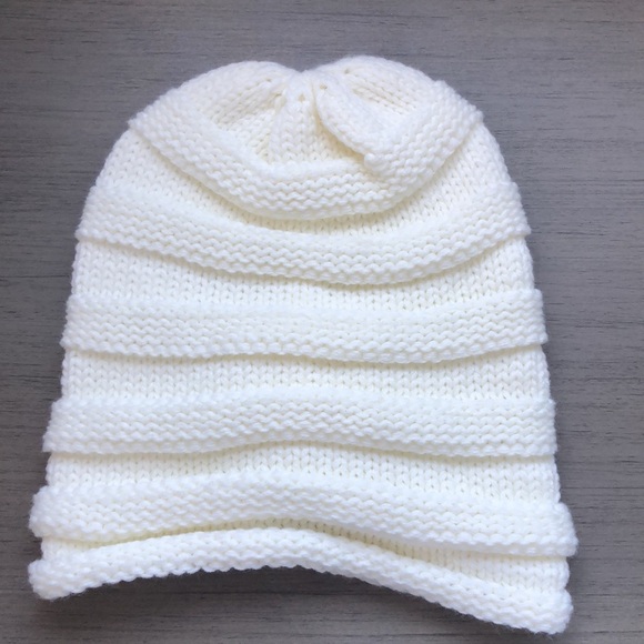 2 Beanies - Never Been Worn - Picture 3 of 5